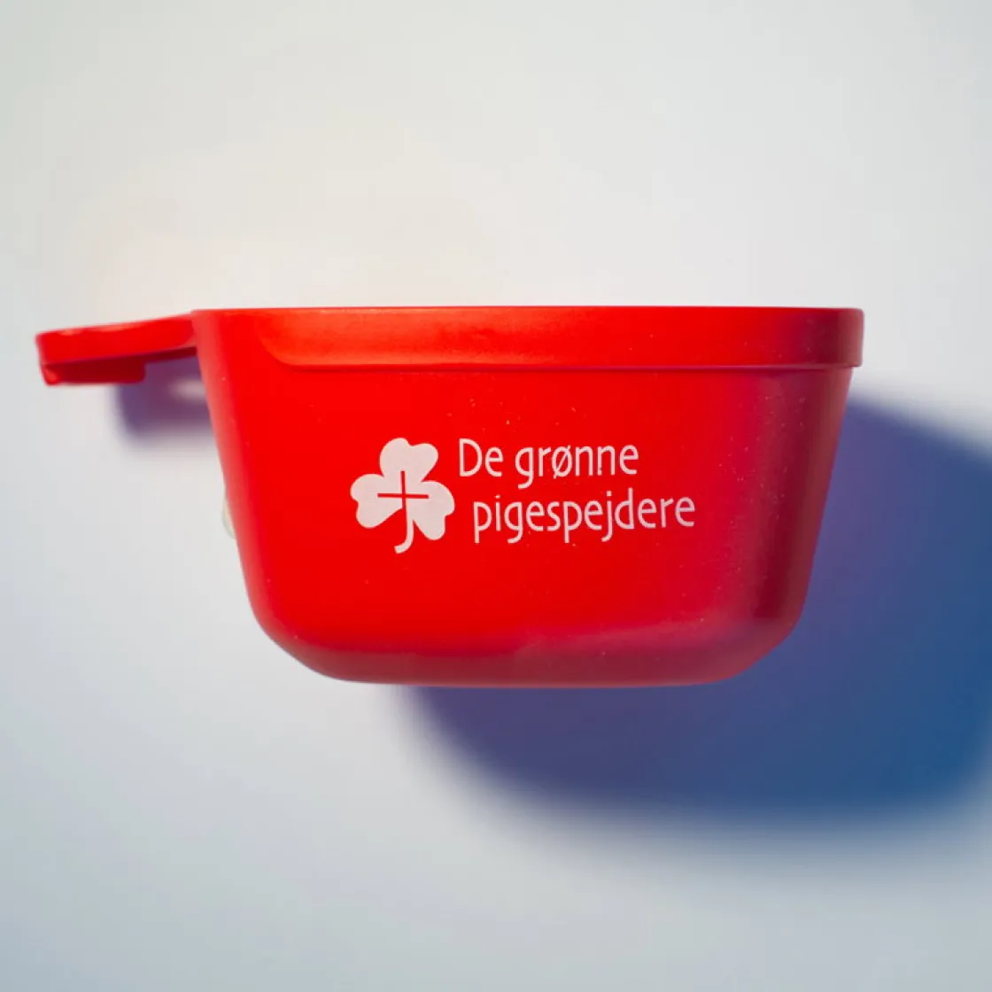DEGRØNNEPIGESPEJDERE De grønne pigespejdere Wildo Mugg - Rød Outlet
