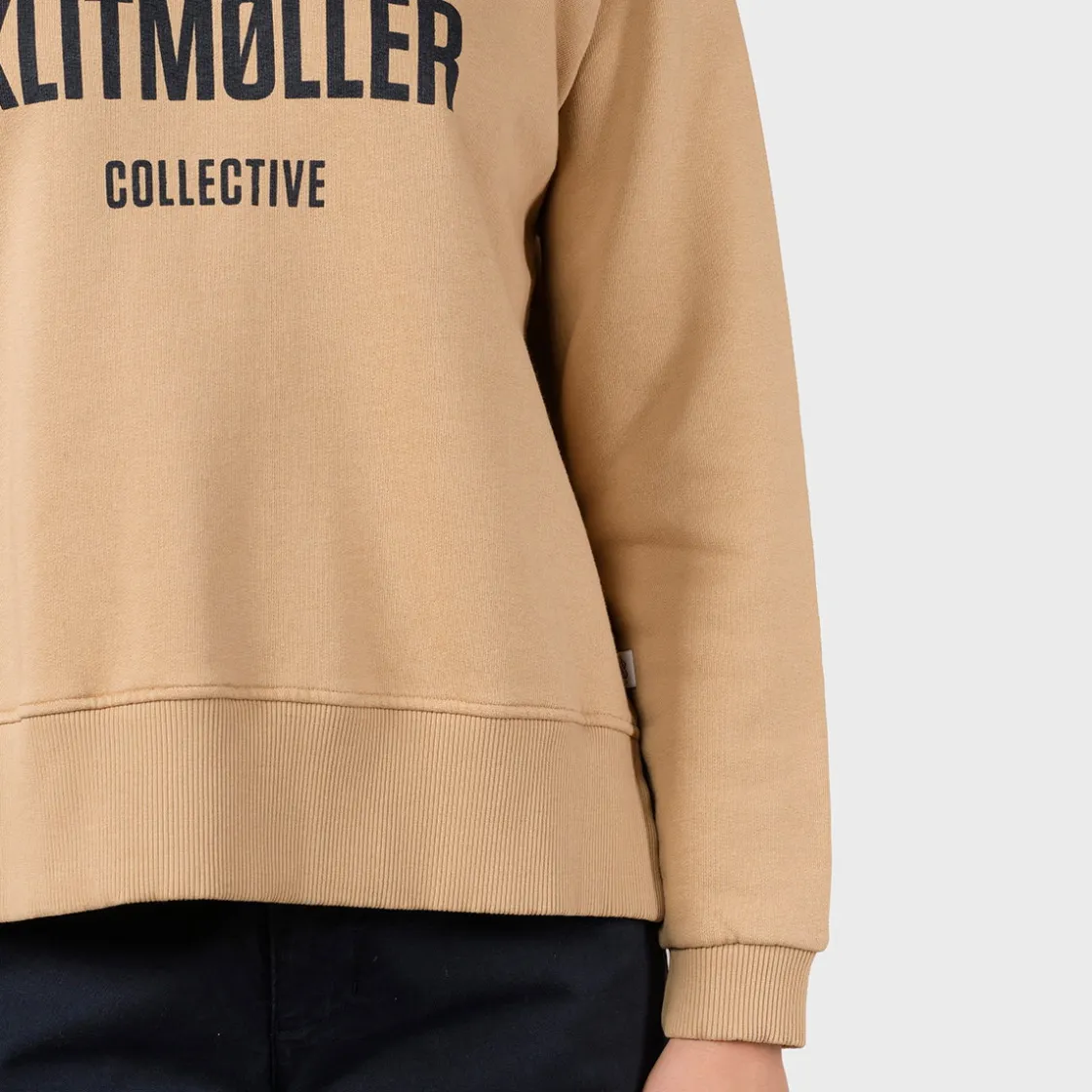 KLITMØLLER COLLECTIV Klitmøller Collective Maja Logo Crew, dame (Sand) Best