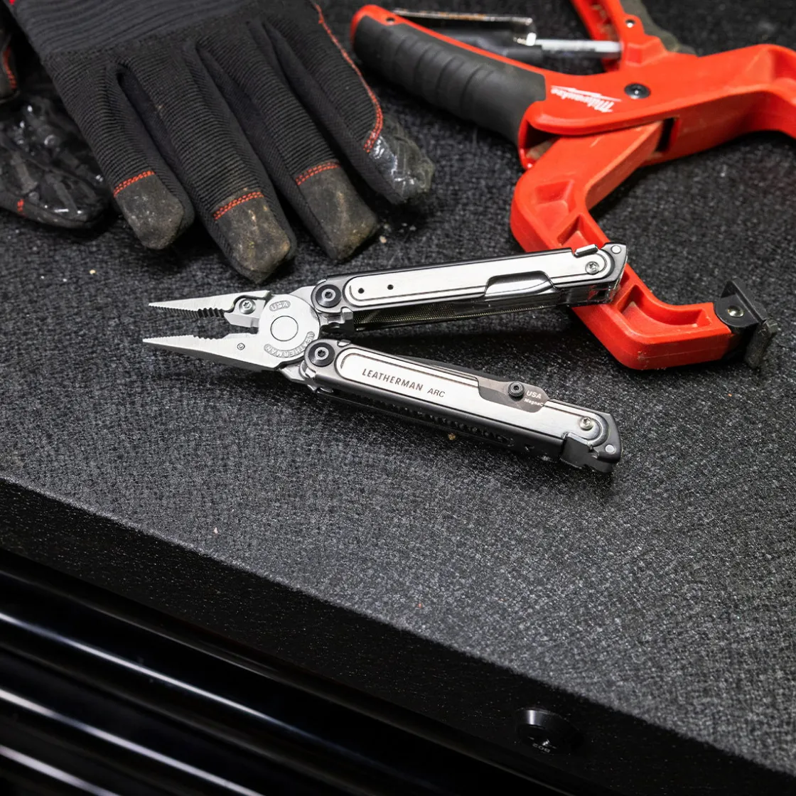 LEATHERMAN ARC multi-tool