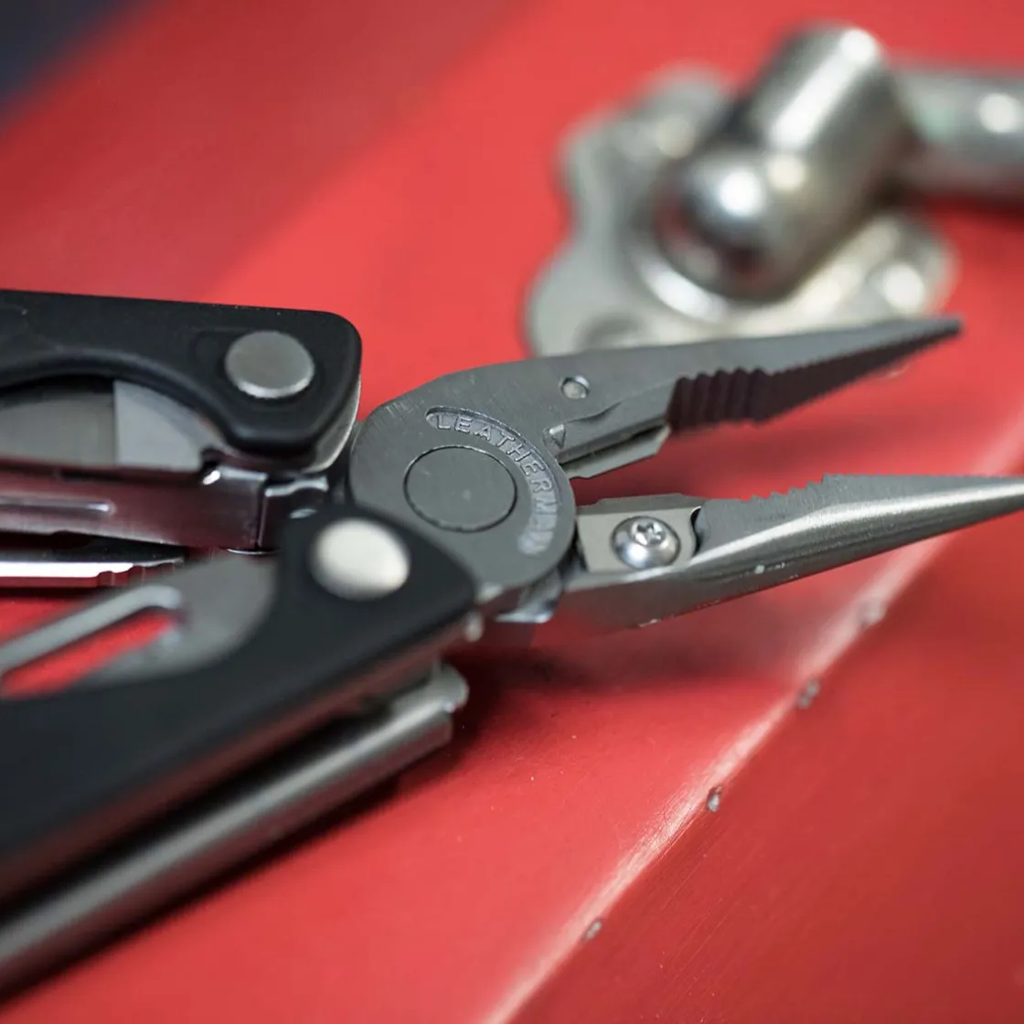 LEATHERMAN Charge + Multi-tool